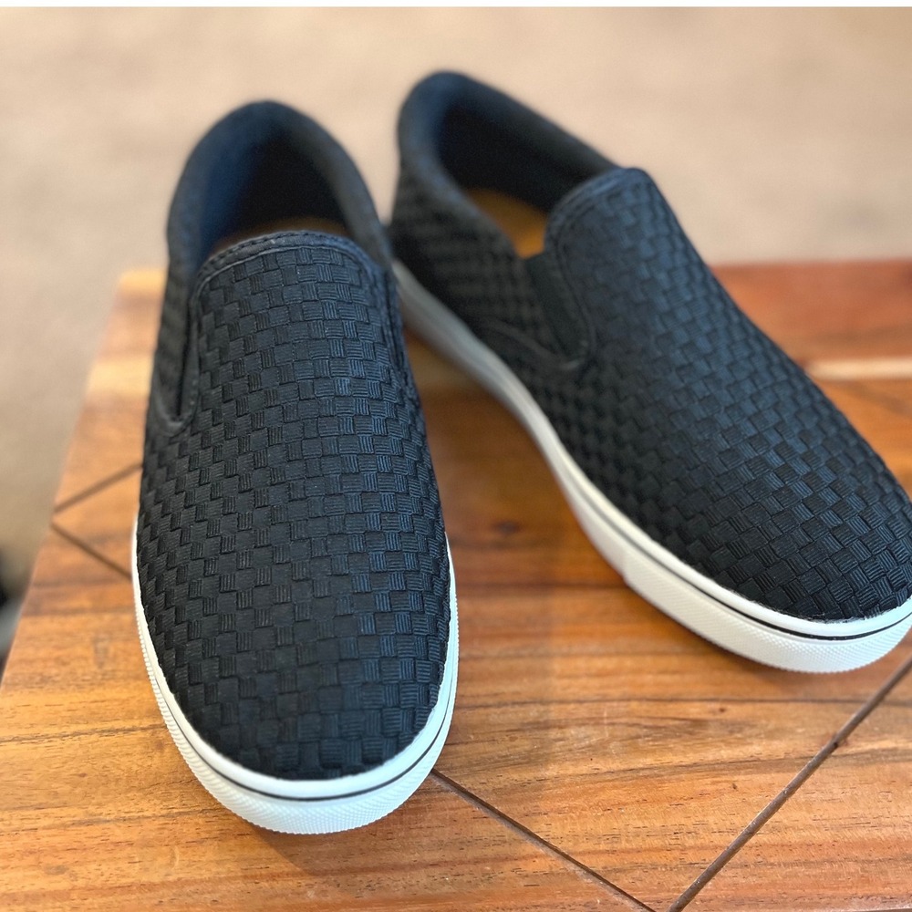 Bernie Mev Black Woven Elastic‎ Slip On Sneakers Womens Size 38/7 Casual